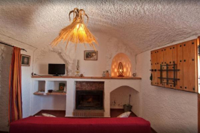 Charming rental with shared pool in Gorafe, Gorafe